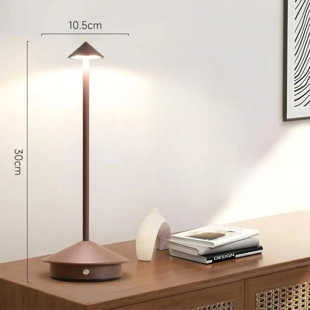 Wiederaufladbare LED-Tischleuchte mit kegelförmigem Schirm und runder Basis