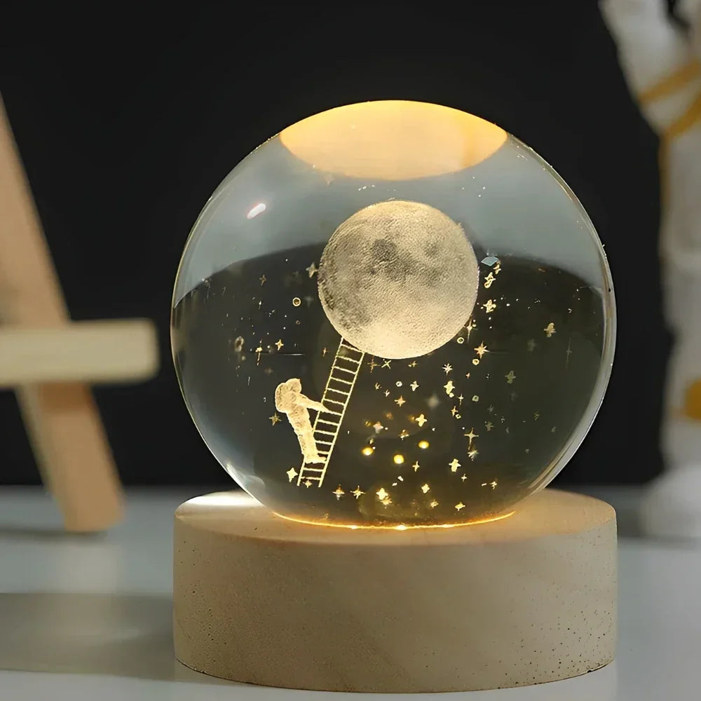 Transparente LED-Nachtleuchte als Kugel mit Sonnensystem und Holz-Effekt-Sockel