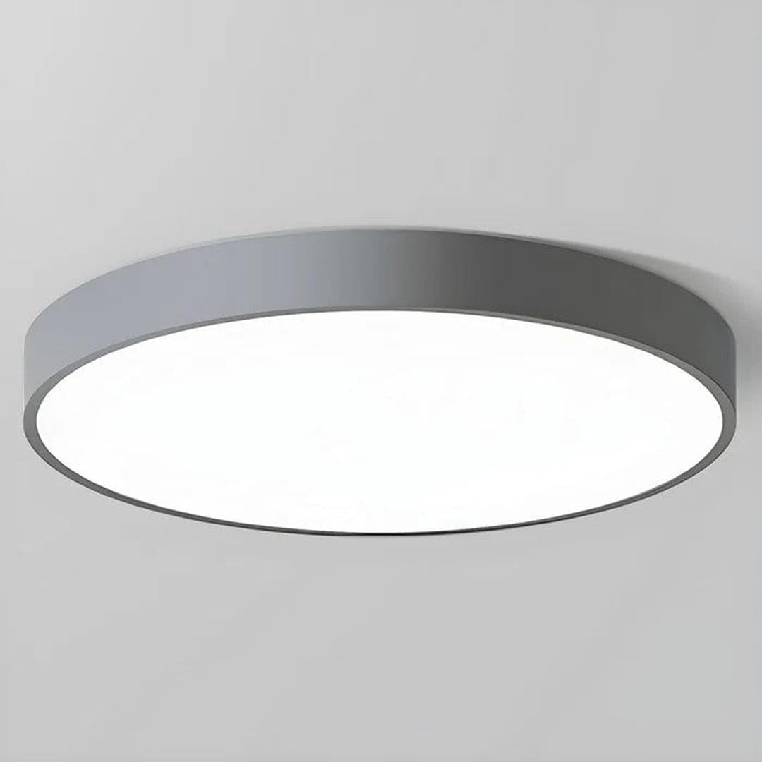 Runde LED-Deckenleuchte mit flachem Rahmen und großer Lichtfläche