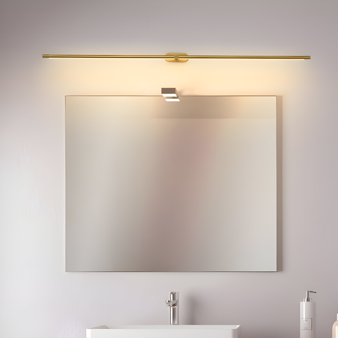 Schmale LED-Wandleuchte mit langer Lichtleiste und zentraler Wandhalterung